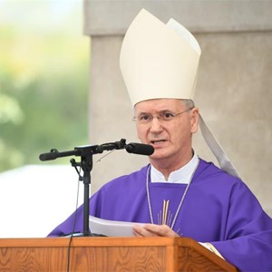 Homilija nadbiskupa Kutleše prigodom Europskog dana sjećanja na žrtve totalitarnih režima na Groblju mira na Bilama